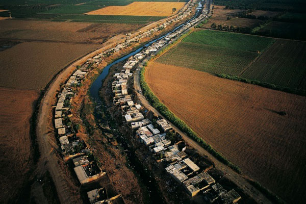 photo de l'Algérie vue du ciel, bidonvilles Oued El Hamiz à Alger photos de l'Algérie vue du ciel, bidonvilles oued el hamiz à alger