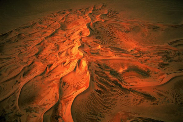 photo de l'Algérie vue du ciel, pluie sur dune de sableà Djanet photos de l'Algérie vue du ciel, pluie sur les dunes de sable à djanet