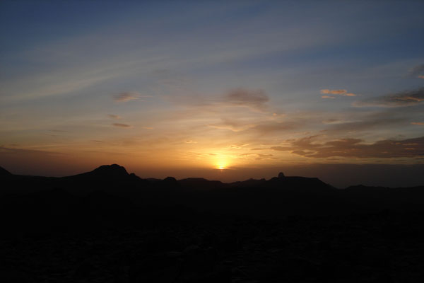 photo du coucher du soleil sur l'assekrem de tamanrasset photos du coucher du soleil sur assekrem de tamanrasset en algérie