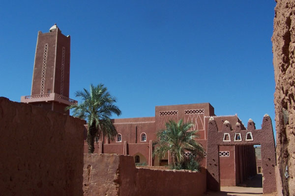 photos de la mosquee et la porte du chateau de la ville de timimoun a adrar photos de la mosquee et la porte du chateau de la ville de timimoun a adrar