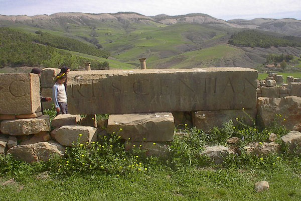 photo des vestiges romains de Djemila en Algérie photos des vestiges romains de djemila en algérie