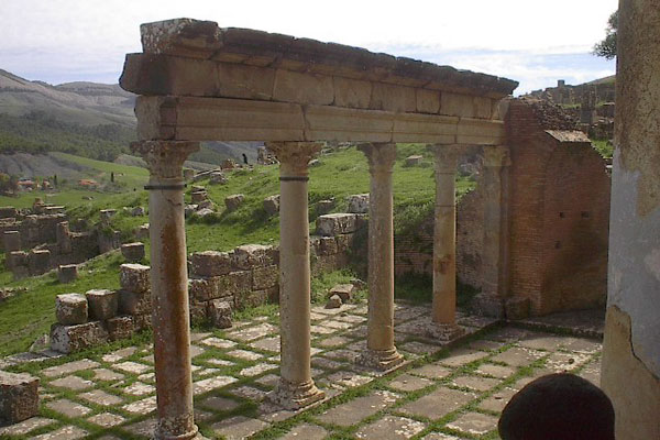 photo des vestiges romains de Djemila en Algérie photos des vestiges romains de djemila en algérie